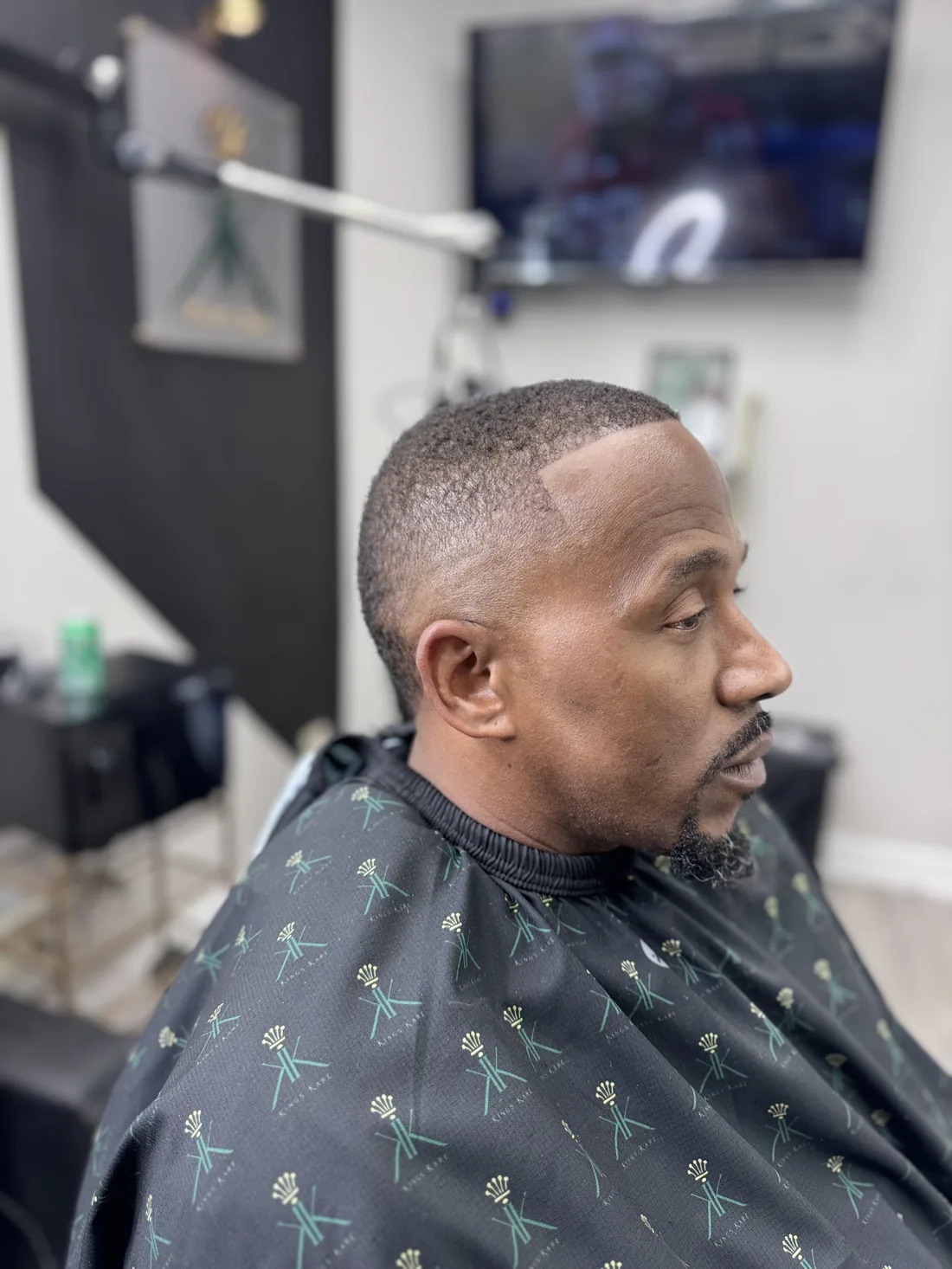 Men's cut and beard at Kings Kare Tampa barbershop
